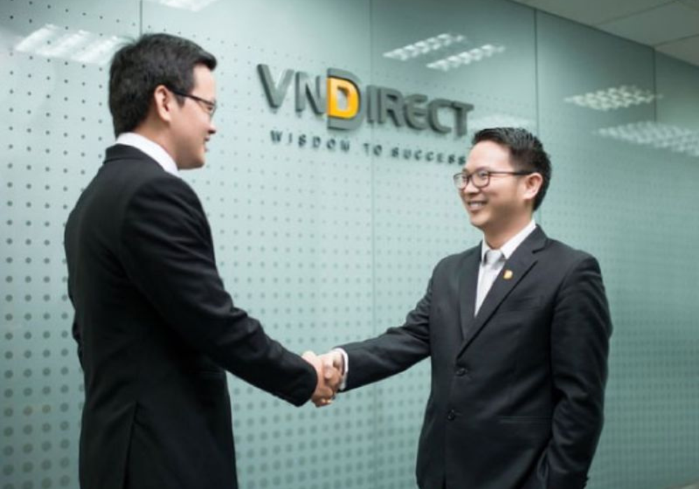 VNDirect-nhan-vien.png