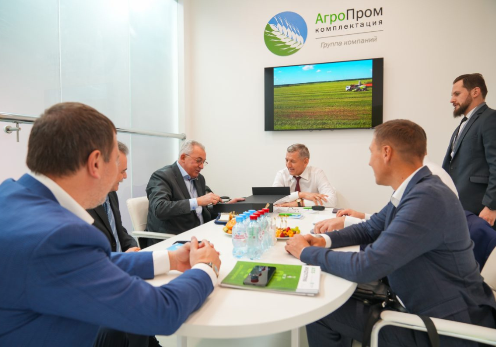 AFK-nhan-vien (4).png