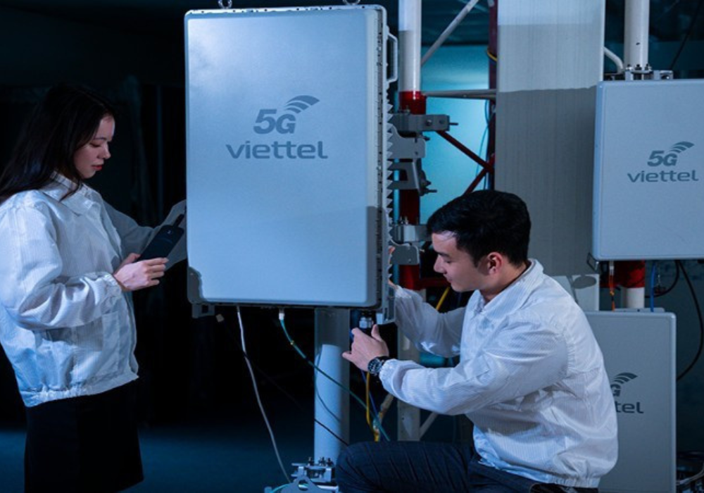 Viettel-High-Tech-nhan-vien (1).png