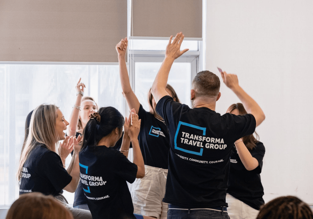 transforma-travel-group-nhan-vien.png