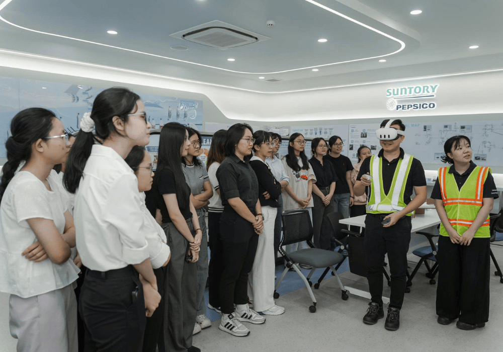suntory-pepsi-co-nhan-vien-2.png