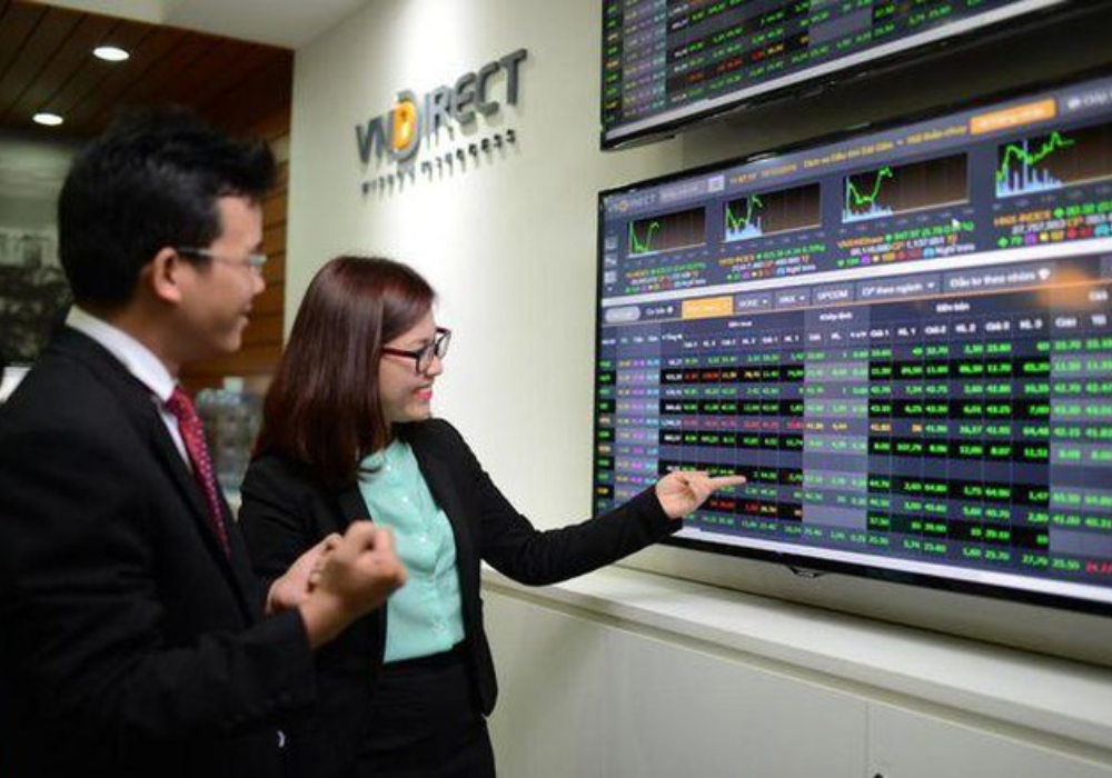 VNDirect-nhan-vien (5).png