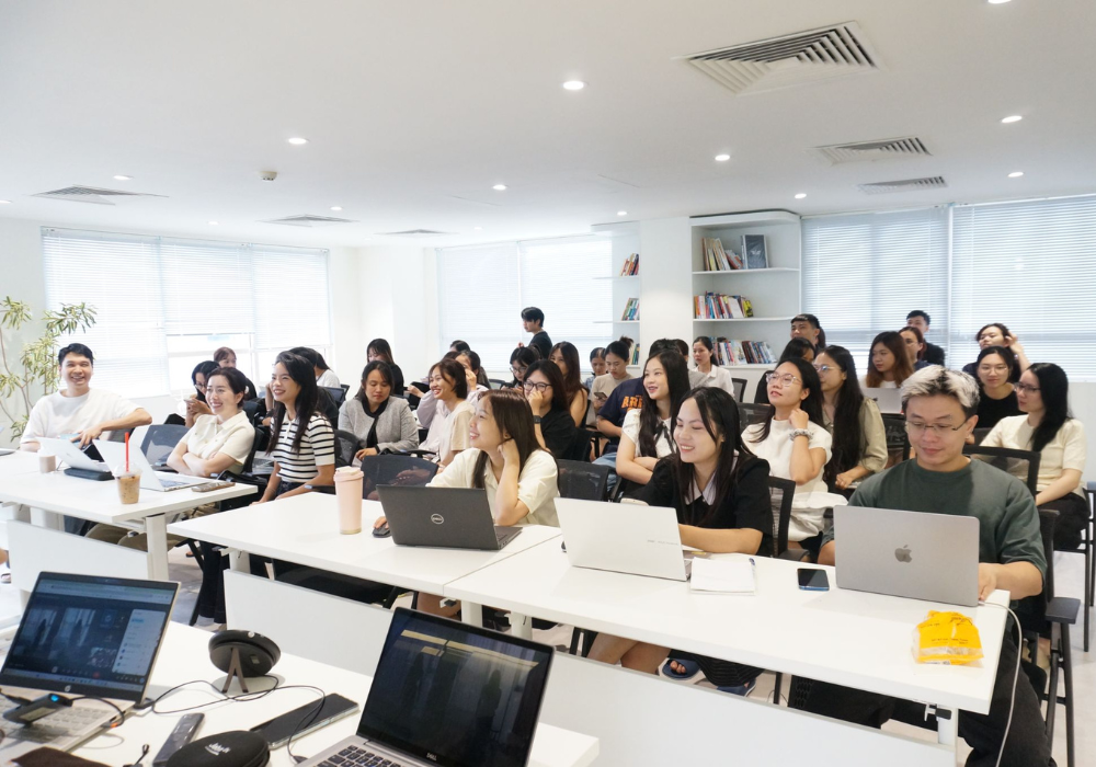 Calie-nhan-vien (1).png