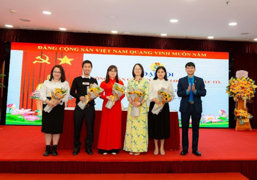 MLC-INC-nhan-vien (4).png