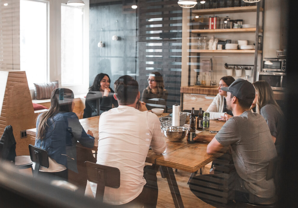 Hello-Health-nhan-vien (4).png