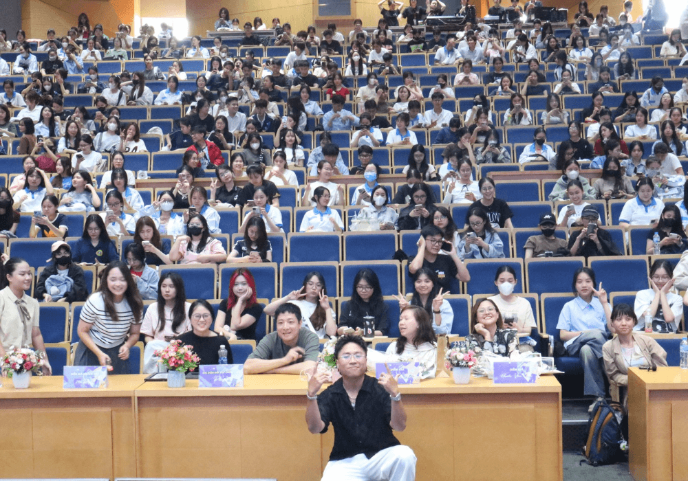 PlayAH-nhan-vien (6).png