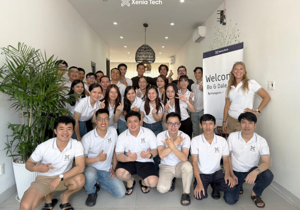 Xenia-Tech-nhan-vien (3).png