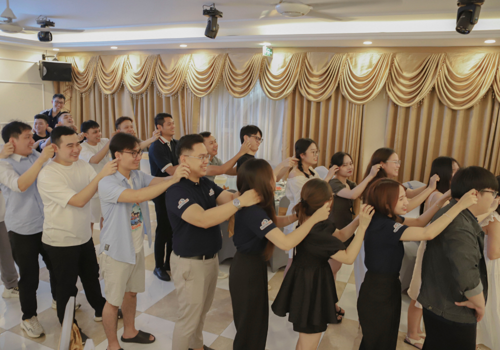 HostlingViet-nhan-vien (5).png