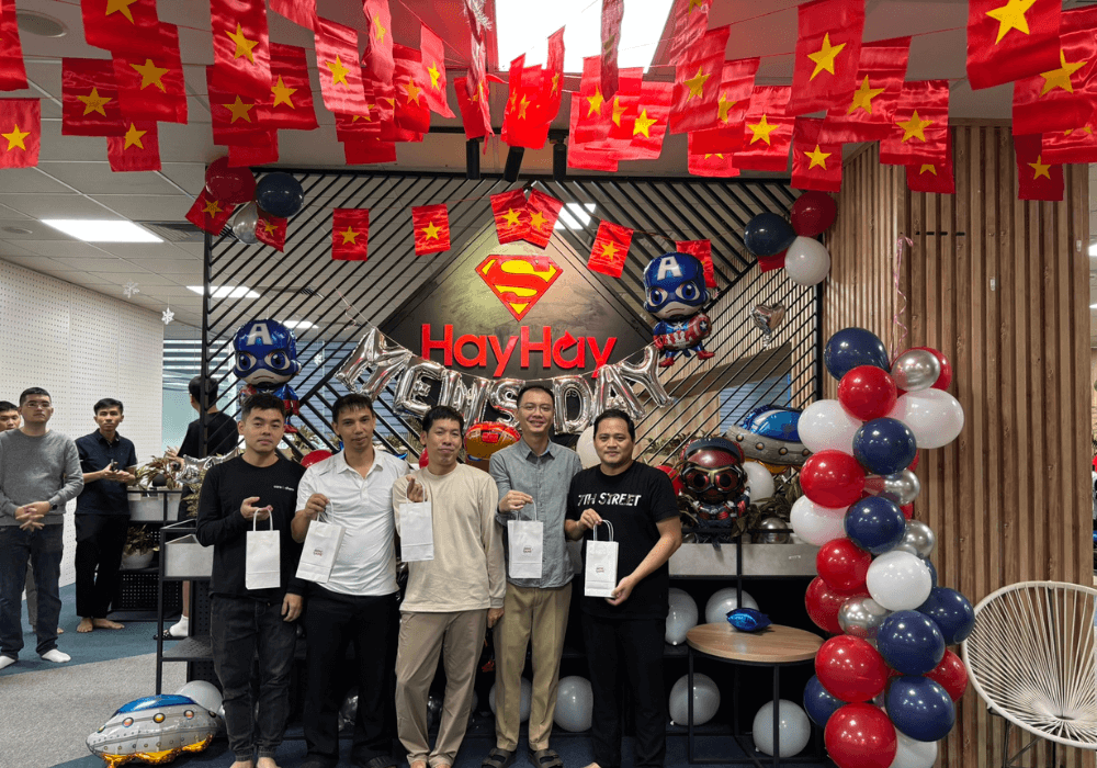 HayHay-nhan-vien (2) (1).png