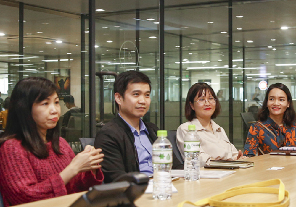 Golden-Gate-nhan-vien (3).png