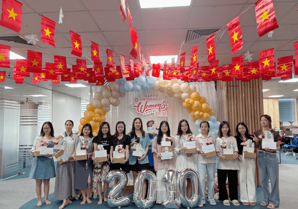 HayHay-nhan-vien (3) (1).png