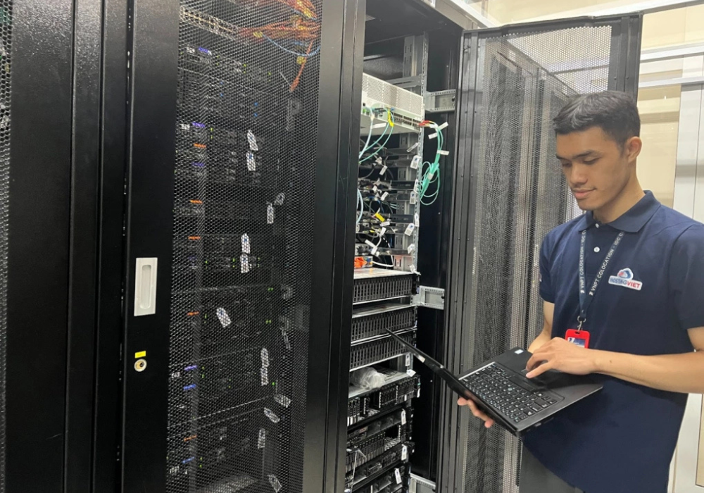 HostlingViet-nhan-vien (4).png