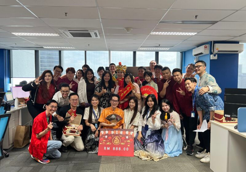 Zeal-Group-nhan-vien (2).png