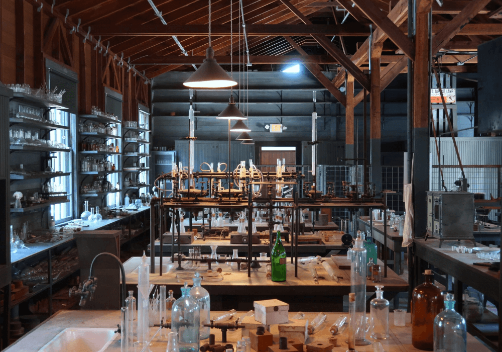 Allston-Labs-van-phong (4) (1).png