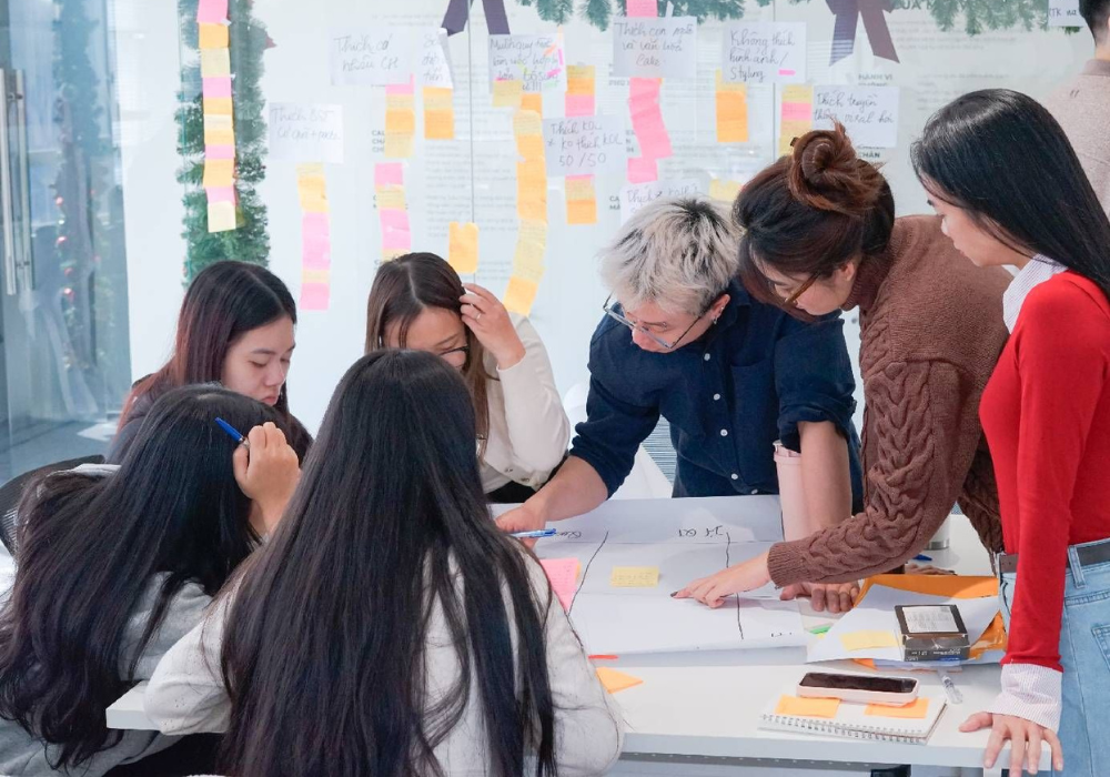 Calie-nhan-vien (2).png