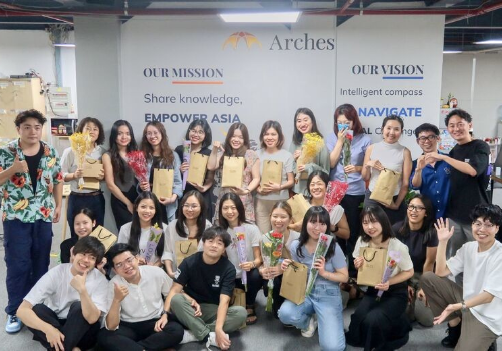 Arches-nhan-vien (4).png