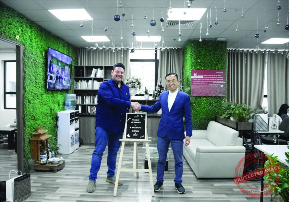 ApoHair-nhan-vien (3).png