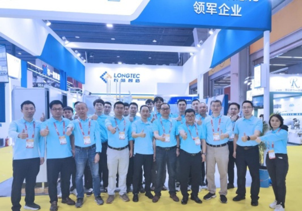 Longtec-nhan-vien (1).png