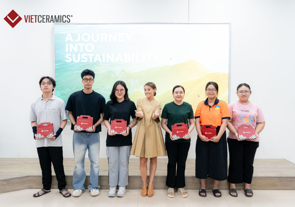 vietceramics-group-nhan-vien-4.png