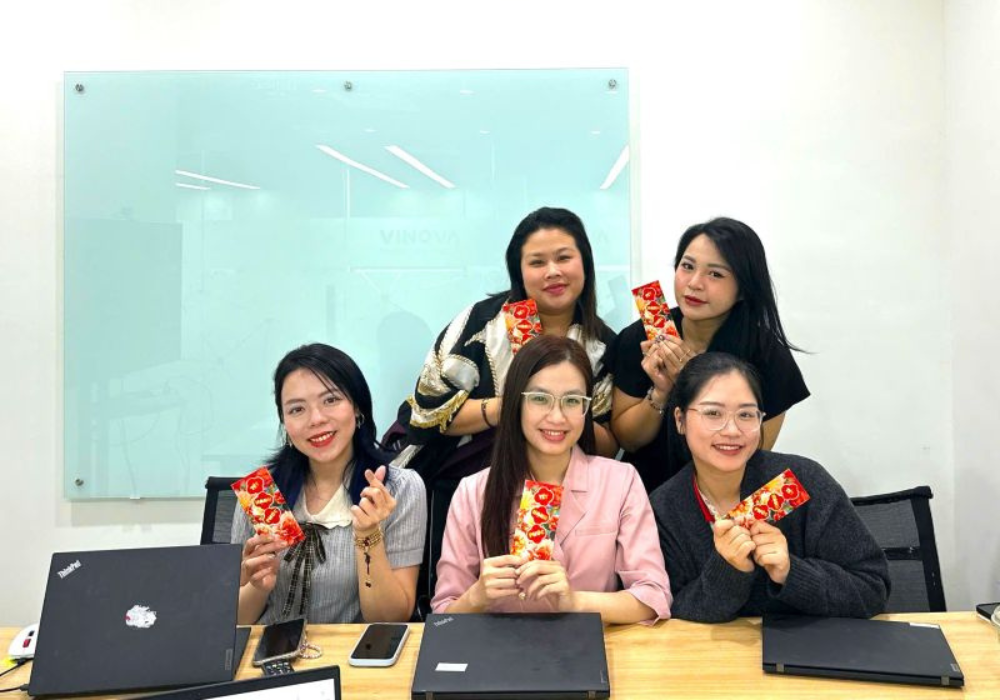 Vinova-nhan-vien (1).png