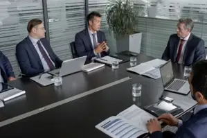 What is a CEO? Overview, Responsibilities, Characteristics-002