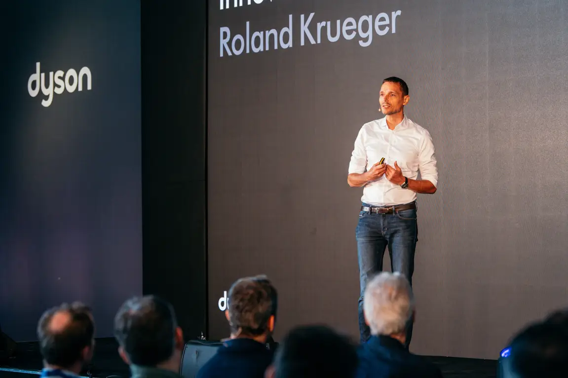 Working at Dyson Singapore: Company History, Culture, Benefits, and Leadership-003