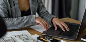 How Do You Define A Minimum Wage?-002