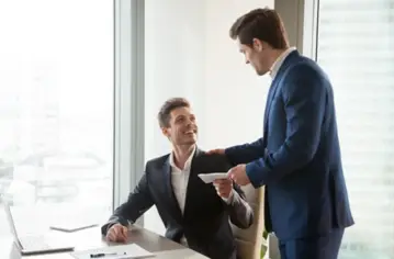 What is 13th month pay a bonus in Vietnam?-004