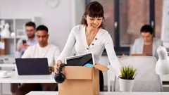 Nhân viên không chịu