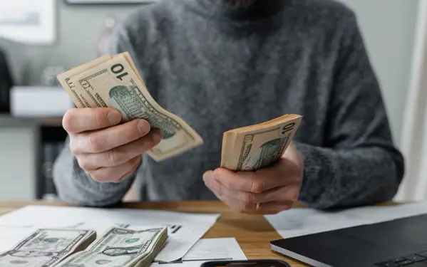 Tips for effective salary and bonus management from C&B's experts-003