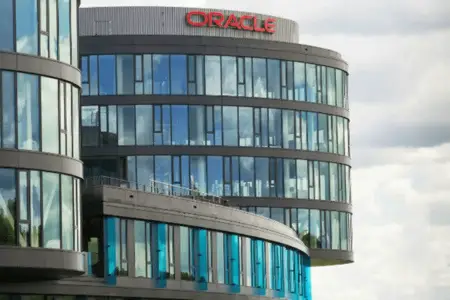 Working at Oracle Singapore: Culture, Benefits & Leadership-001