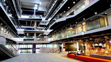 Working at Philips Electronics SG: Company Culture, Benefits, and Leadership-001